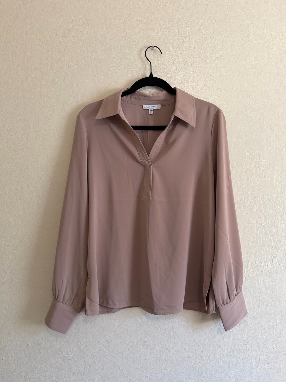 Masion d’Amélie Lightweight Long-Sleeve collared Blouse